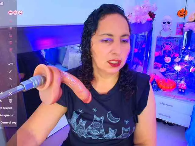 Luna-Naughty1