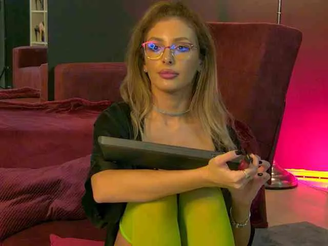YasmineAlStar
