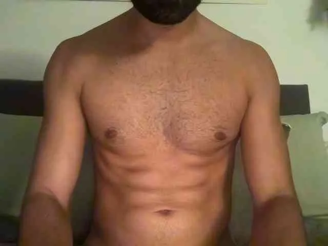 horny-tanned-latino