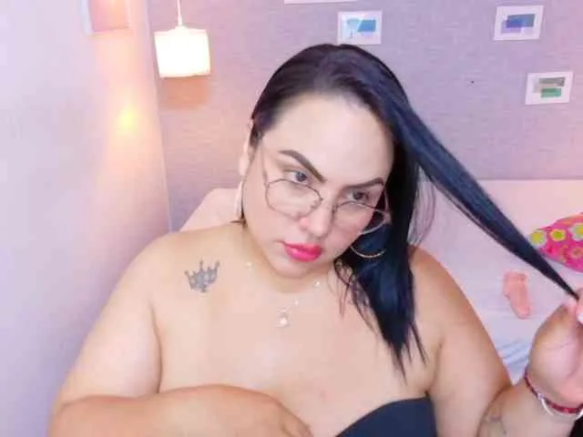 curvy-sexyvalen