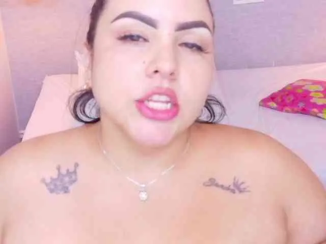 curvy-sexyvalen