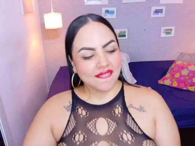 curvy-sexyvalen