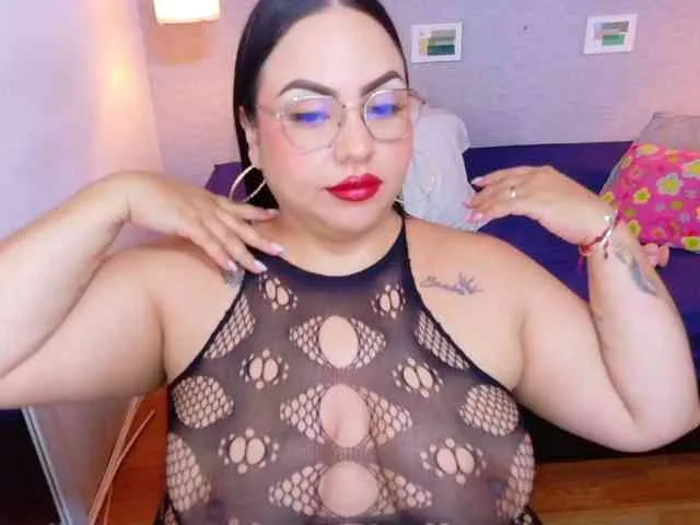 curvy-sexyvalen