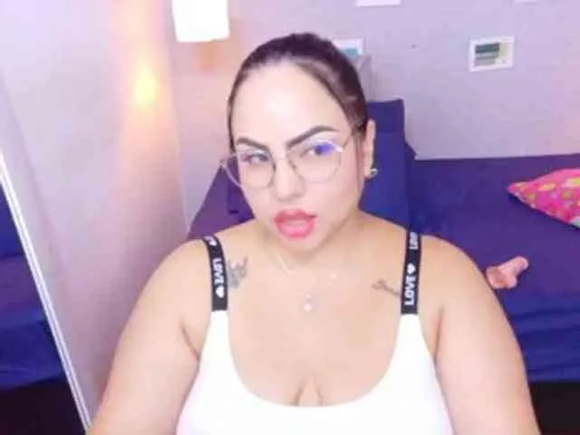 curvy-sexyvalen