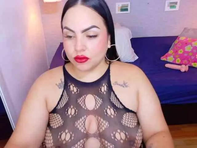 curvy-sexyvalen