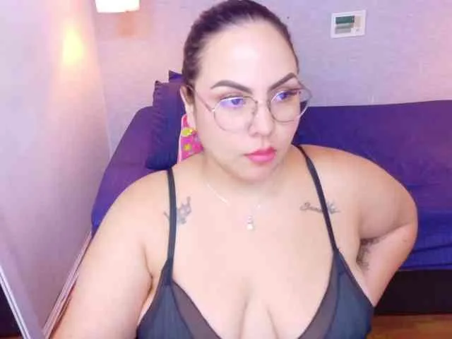 curvy-sexyvalen