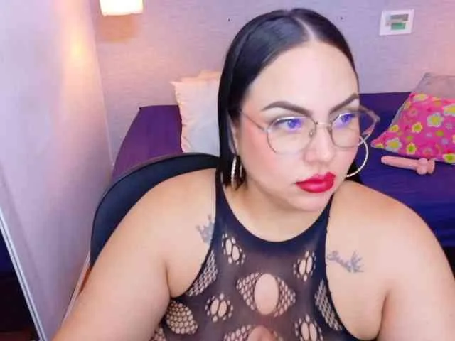 curvy-sexyvalen