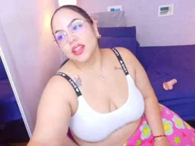 curvy-sexyvalen