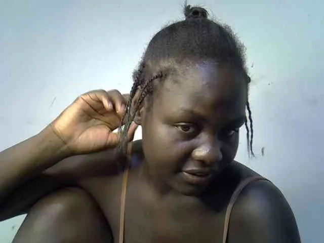 African-qeen1