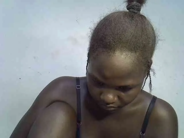 African-qeen1