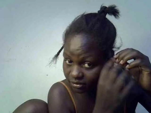 African-qeen1