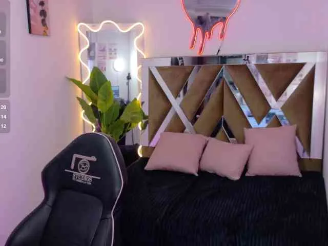 TEFFANNIA-TAY