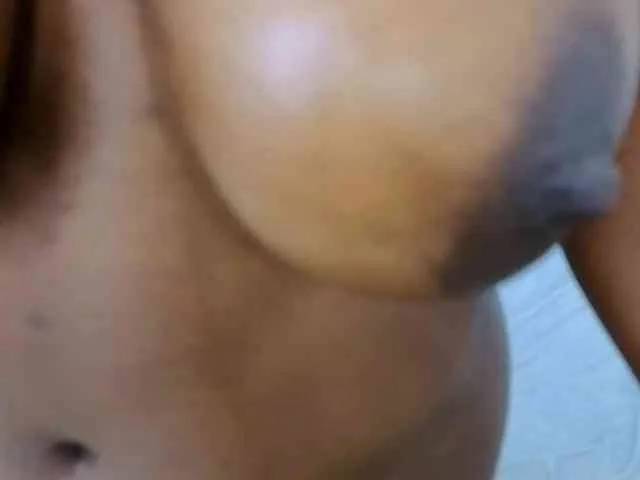Pretty-Ebony1