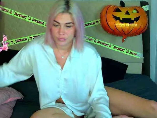 KissMeLola